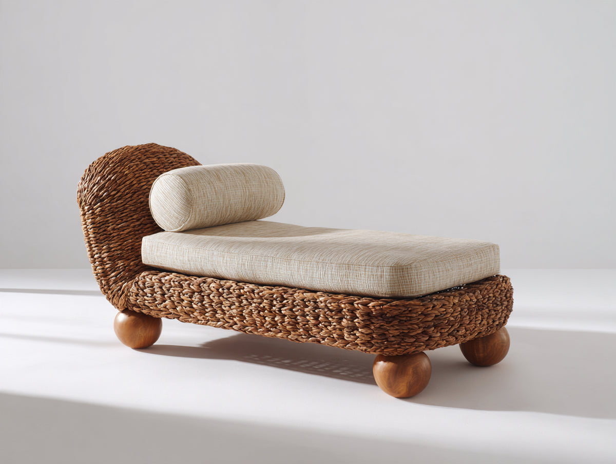 Sonnenliege 200 x 75 x 70 cm - Naturbraunes Geflecht mit cremefarbener Auflage - Elegante Gartenliege für Terrasse und Außenbereich
